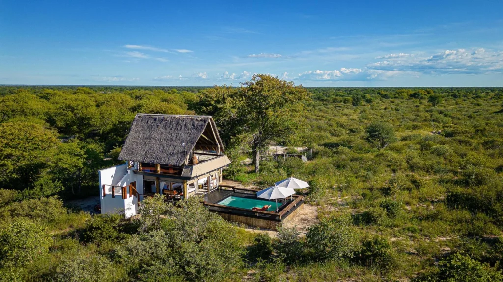 Feline+fields+lodge+pool+suite+3 1920w