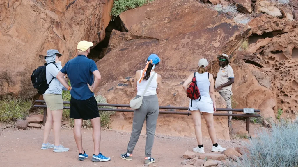 Twyfelfontein Visitor Guide Twyfelfontein Visitor Guide
